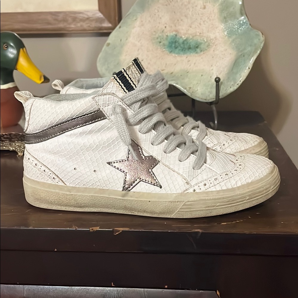 ShuShop Paulina size 7 mid rise sneakers